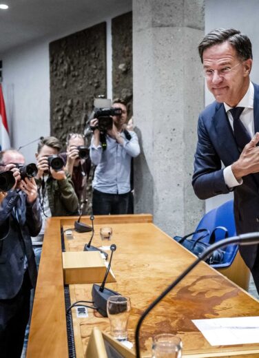 移民問題令荷蘭政府垮台，總理帶頭集體辭職！